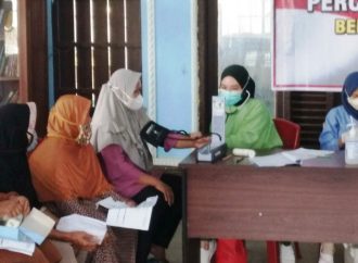 Polresta Cirebon bersama Indonesia Pasti Bisa, Giat Percepatan Vaksinasi Dosis 1 Sinovac di Desa Wangunharja