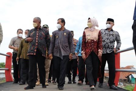 Lima Tahun Menunggu, Akhirnya Warga Dukuh Karangmangu Miliki Jembatan
