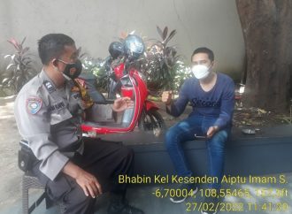 Ciptakan Kondusifitas , Bhabin Kesenden Polsek Utbar Polres Ciko Sambangi Warga melalui Inovasi Jamblang di masa PPKM Level 4