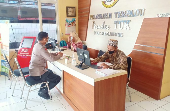 Himbau Warga Terapkan Prokes Covid 19 Bhabinkamtibmas Tuk Polsek Kedawung Polres Ciko Melalui Inovasi Jamblang