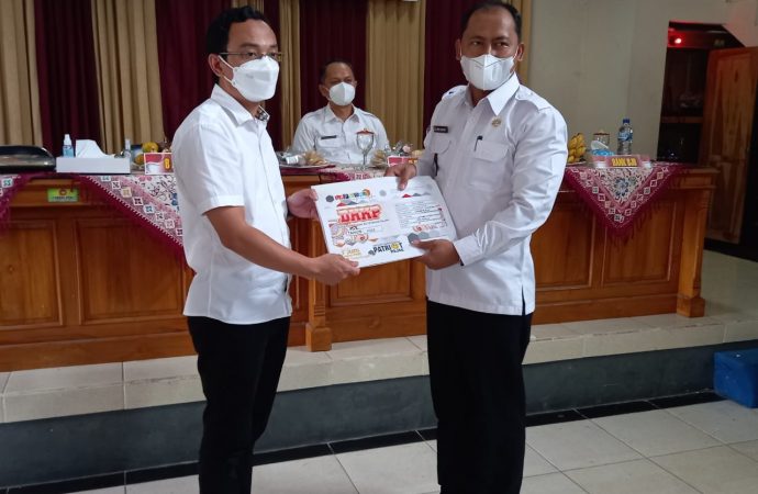 SerahTerina Pajak SPPT PBB P2 Secara Simbolis Oleh Kepala Bapenda Majalengka.