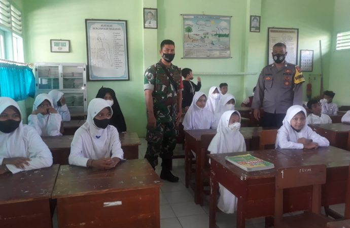 Bhabin Kedung Jaya Polsek Kedawung Polres Ciko Polda Jabar Monitoring test Swab di Kalangan Pelajar