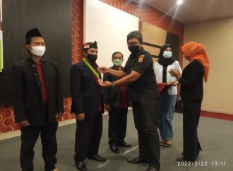 Kapolres Cirebon Kota melalui Kasi Humas Iptu Ngatidja SH. MH. Ucapkan Selamat Kepada Ketua beserta Pengurus PWC- R atas Penetapan dan Pengukuhan periode 2021-2024