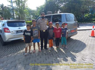 Sukseskan Percepatan Vaksinasi , Bhabinkamtibmas Sambeng Polsek Gunung Jati Polres Ciko Monitoring Vaksinasi anak