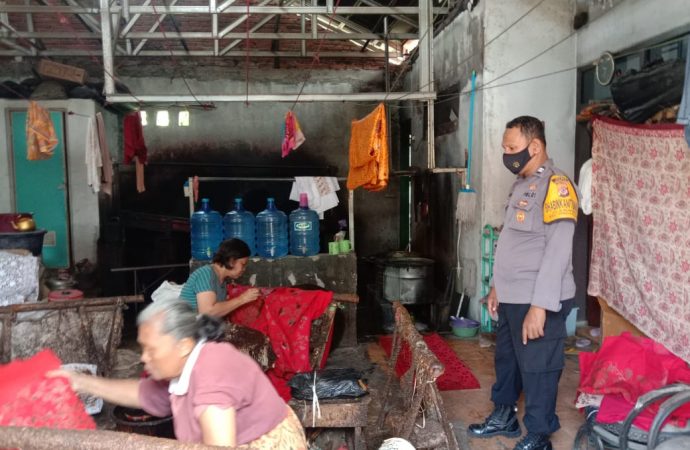 Bhabin Kalibaru Polsek Kedawung Polres Ciko melaui Pesan Saha himbau Prokes di masa PPKM Level 4