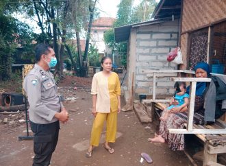 Sosialisasikan Vaksinasi warga , Bhabin Battembat Polsek Kedawung Polres Ciko melaui Inovasi Jamblang