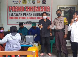 Berikan rasa aman Bhabin Kasepuhan Polsek Lemahwunkuk Polres Ciko Monitoring sejumlah warga suntik vaksin