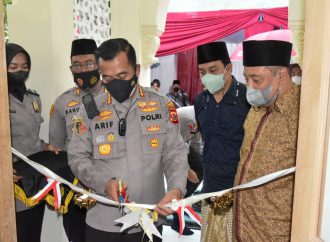 Kapolresta Cirebon Resmikan Mushola Al Fatih Polsek Astanajapura dan Santunan Anak Yatim Piatu