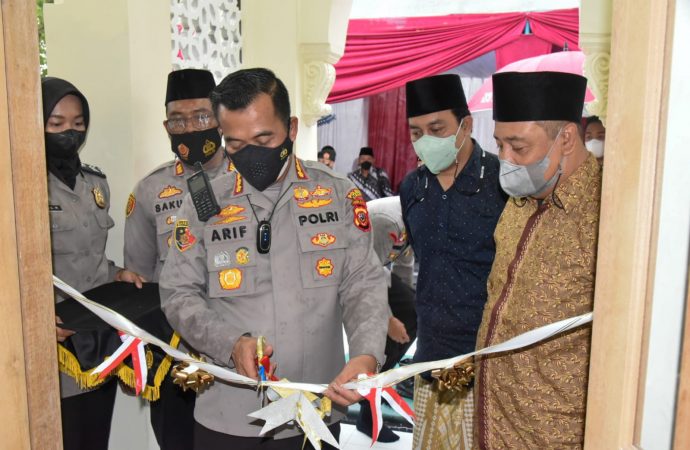 Kapolresta Cirebon Resmikan Mushola Al Fatih Polsek Astanajapura dan Santunan Anak Yatim Piatu