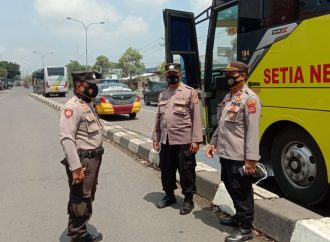 Antisipasi Tawuran, Kapolsek Seltim Terjunkan Personil ke lapangan Monitor Bubaran Anak Sekolah