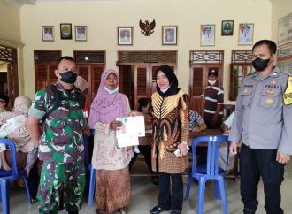 Bhabinkamtibmas Karangreja Kapetakan Polres Ciko, Peduli Warga Monitoring Bansos BPNT