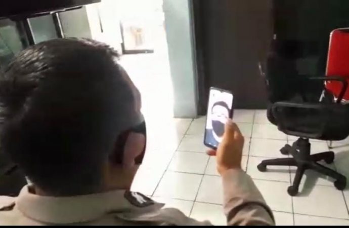 Kapolsek Seltim Polres Ciko, Cek Warga Isoman melalui Bhabin