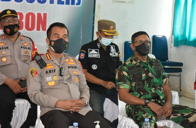 Kapolresta Cirebon Hadiri Zoom Meeting Vaksinasi Serentak