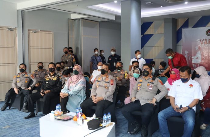 Dirpolairud Jabar bersama Kapolres Cirebon Kota dan Wawali, Tinjau Vaksinasi serta Ikuti Zoom Meeting Pimpinan Kapolda Jabar