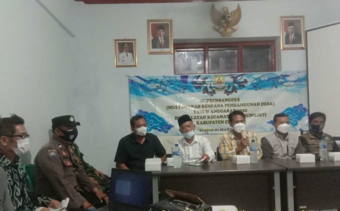 Bhabin Klayan Polsek Gunungjati Polres Ciko Monitoring Musrenbang Melalui Inovasi Jamblang