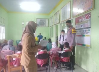 Gencar Percepatan Target Vaksinasi, Bhabin Palir Polsek Kedawung Polres Ciko Kawal Warga Suntik Vaksin Varian dosis1, 2 dan 3 (Booster )