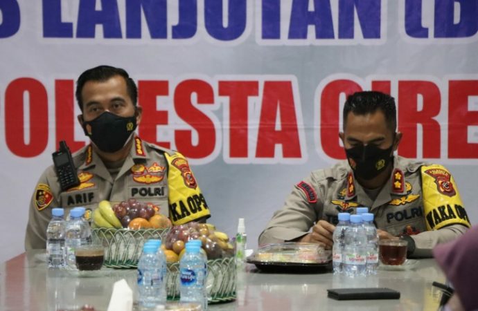 Kapolresta Cirebon Hadiri Zoom Meeting Vaksinasi Serentak Bersama Kabaintelkam Polri