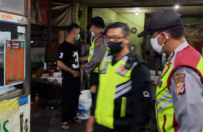 Kapolsek Seltim Polres Ciko dengan Instansi terkait kembali Laksanakan PPKM level 4
