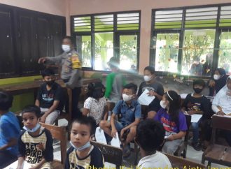 Gencar Target Vaksinasi Anak , Bhabin Kesenden Polsek Utbar Polres Ciko Monitoring Suntik Vaksin Dosis 2