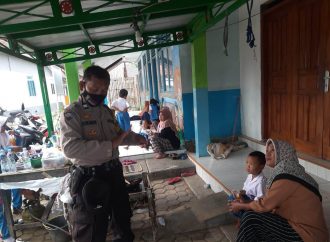 Woro Prokes dan Vaksinasi, Bhabin Sura Lor Polsek Kapetakan Polres Ciko dengan Inovasi Jamblang