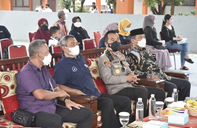 Polresta Cirebon Laksanakan Gebyar Vaksinasi di SMAN 1