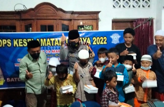 Akp Triyono : Dengan Berbagi Kasih dengan Anak Yatim, bagian Ops keselamatan Polres Cirebon Kota