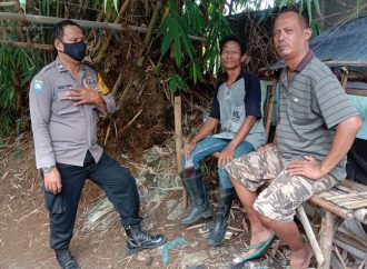 Sambang Kamtibmas Warga, Bhabin Kalibaru Polsek Kedawung Polres Ciko melalui Inovasi Jamblang Himbau Prokes