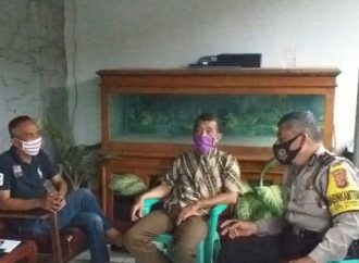 Sambang Kamtibmas Warga, Bhabin Kesambi Polsek Kesambi Polres Ciko Melalui Inovasi Jamblang Himbau Prokes