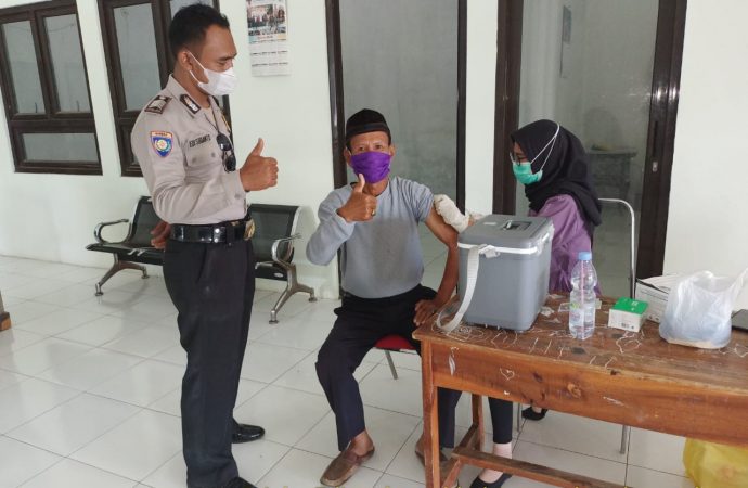 Sukseskan Vaksinasi Bhabinkamtibmas Kapetakan Polsek Kapetakan Polres Ciko Monitoring Suntik dosis 1,2 dan 3(booster ) bagi Warga