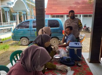 Gencar Percepatan Target Vakisinasi , Bhabin Dukuh Polsek Kapetakan Polres Ciko Kawal Warga Suntik Vaksin dosis1, 2 dan 3 (Booster)
