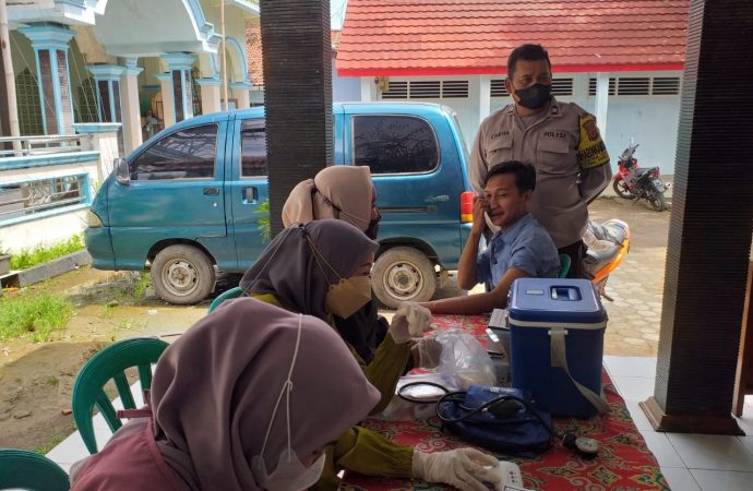 Gencar Percepatan Target Vakisinasi , Bhabin Dukuh Polsek Kapetakan Polres Ciko Kawal Warga Suntik Vaksin dosis1, 2 dan 3 (Booster)
