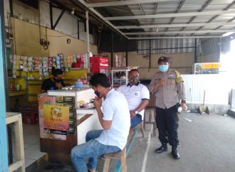 Binmas ” Pesan Saha ” Bhabin Kebon Baru Polsek Utbar Polres Ciko Himbau Kamtibmas kepada warga di masa PPKM Level 3