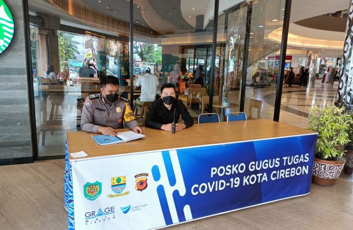Monitoring Kamtibmas Serta Prokes, Bhabinkamtibmas Kejaksan Polsek Utbar Polres Ciko sambangi sejumlah Area Publik