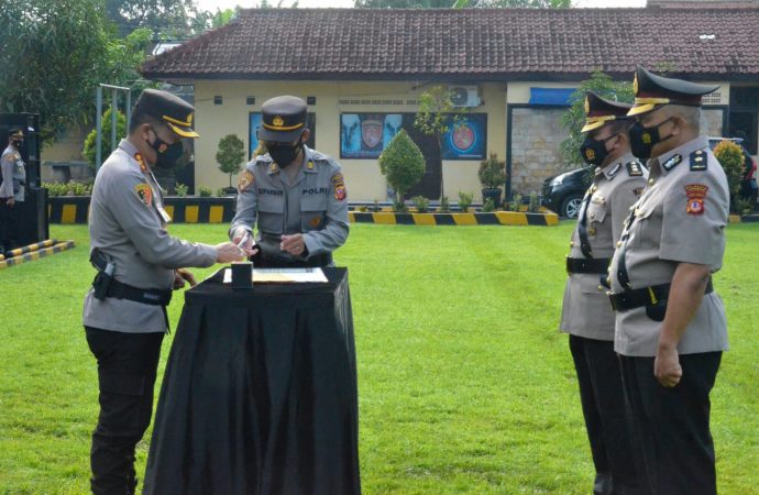 Kapolresta Cirebon Pimpin Sertijab Kabag Log