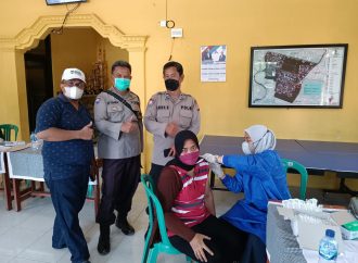 Sukseskan Vaksinasi Bhabin Kalijaga Polsek Seltim Polres Ciko Amankan Suntik Vaksin 1,2 dan 3 (Booster)