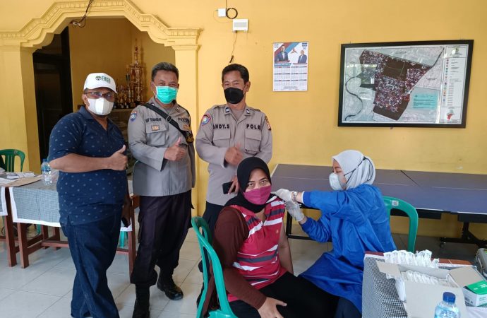 Sukseskan Vaksinasi Bhabin Kalijaga Polsek Seltim Polres Ciko Amankan Suntik Vaksin 1,2 dan 3 (Booster)