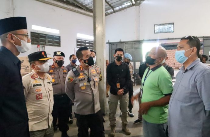Kapolresta Cirebon Pimpin Pengecekan Ketersediaan Minyak Goreng