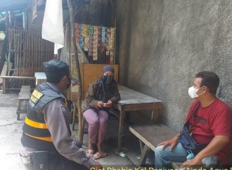 Ciptakan Kondusifitas , Bhabin Panjunan Polsek Lemahwungkuk Polres Ciko Sambangi Warga melalui Inovasi Jamblang