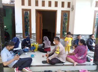 Percepatan Vaksinasi Nasional, Bhabin Luwung Polsek Mundu Polres Ciko Monitoring Suntik Vaksinasi Dosis1, 2 dan 3