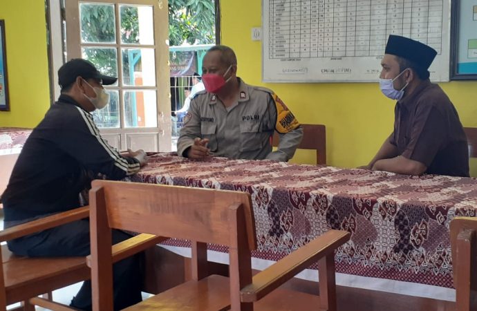 Bhabin larangan Polsek Seltim Polres Ciko Dialog Kamtibmas dengan Inovasi Jamblang