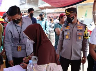 Kapolresta Cirebon Pimpin Operasi Pasar Minyak Goreng Curah