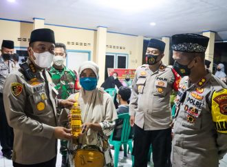 Warga Weru yang Ikut Vaksinasi Booster Dapat Hadiah Minyak Goreng