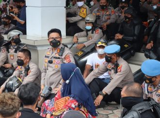 Kapolres Ciko, Apresiasi Brimob dan Personil dalam PAM Aksi Mahasiswa di Gedung DPRD