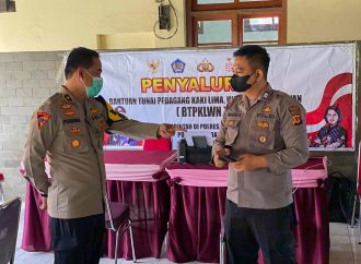 Ratusan PKL di Kecamatan Gempol Bahagia Terima BTPKLWN yang Disalurkan Polresta Cirebon