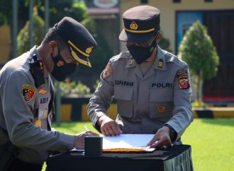 Kapolresta Cirebon Pimpin Sertijab Kapolsek Lemahabang dan Pabedilan