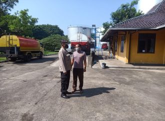 Kapolsek KPC, Pimpin cek Depo Minyak Goreng Curah di Kawasan Pelabuhan Cirebon