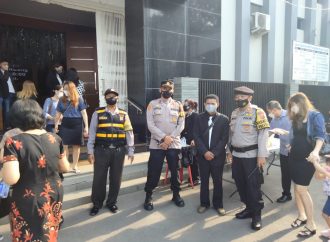 Kasat Samapta Polres Cirebon Kota, Terjun langsung Amankan Gereja yang Laksanakan ibadah