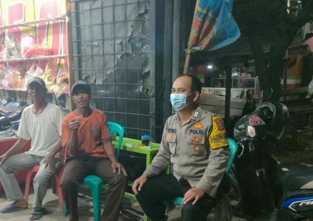 Bhabinkamtibmas Grogol Polsek Kapetakan Polres Ciko patroli Dialogis Jelang Sahur