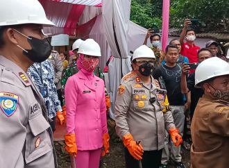 Kapolres Cirebon Kota, serahkan secara simbolis 7 lokasi Renovasi Rutilahu Kerjasama dengan Bank BRI