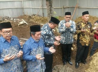 Peletakan Batu Pertama Pembagunan Ruang Kelas 2 Lantai MAN Ciwaringin th.2022